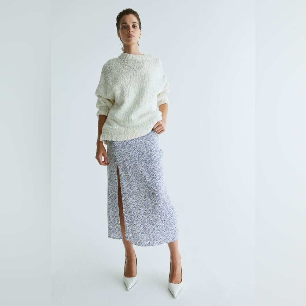 H&M Crêped Skirt in White/Blue Floral